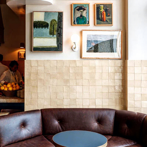 Piastrelle in Ceramica Smaltata Artigianale Marocchina 10x10 Stile Vintage con Sfondo Sfumato per Pareti, Ideali per Homestay e Caffè - Product Image 4