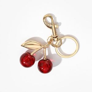 Porte-clés cerise étincelante en résine, pendentif fruit, fermoir mousqueton doré, breloque, cadeau de fête, souvenir, garniture de sac cadeau, vente en gros - Product Image 3