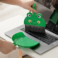 Ensemble balai et pelle multifonctionnel mini mignon au design de dessin animé pour enfants, idéal pour nettoyer le clavier et les débris du bureau
