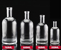 Bouteille en verre de style industriel chic pour spiritueux haut de gamme, idéale pour la vente en gros aux distilleries de gin