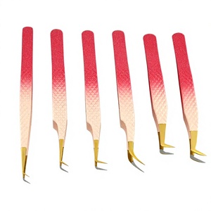 แหนบแยกขนตาเพิ่มวอลลุ่มแบบคลาสสิก - Product Image 1