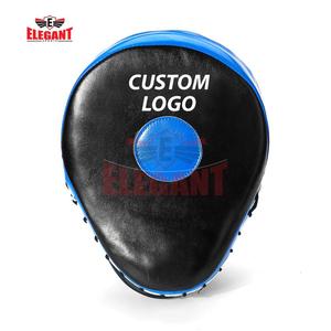 Coussinets de frappe de boxe en cuir de haute qualité avec logo personnalisé, élégants pour le sport - Product Image 3