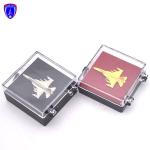 เข็มกลัดติดเสื้อรูปเครื่องบิน <span class=keywords><strong>JF</strong></span> <span class=keywords><strong>17</strong></span> ของปากีสถาน คุณภาพสูง แบบ 3 มิติ สีทองและสีเงิน สำหรับสายการบินปากีสถาน - Product Image 4