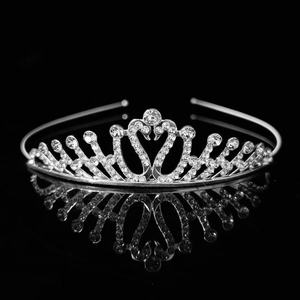 BELLE WORLD <span class=keywords><strong>Couronne</strong></span> <span class=keywords><strong>de</strong></span> Princesse Style Tiara pour Filles, Bandeau Cheveux en Alliage <span class=keywords><strong>de</strong></span> Cristal, Peigne à Cheveux pour Fête, Anniversaire, <span class=keywords><strong>Mariage</strong></span>, Accessoires Cheveux - Product Image 4