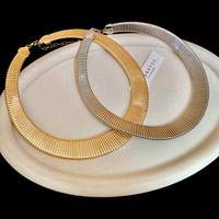 Collier ras du cou pour femme à maillons géométriques texturés métalliques, accessoire de mode simple et polyvalent, design de niche personnalisé, cadeau