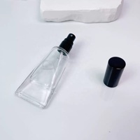 Flacon de parfum vintage vide rechargeable de 10 ml, flacon en verre fantaisie personnalisé avec bouchon à vis pour emballage de parfum, autocollant, diffuseur à bâtonnets