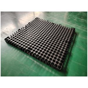 Cellule de drainage en <span class=keywords><strong>nid</strong></span> <span class=keywords><strong>d</strong></span>'<span class=keywords><strong>abeille</strong></span> de 3cm <span class=keywords><strong>d</strong></span>'épaisseur installée <span class=keywords><strong>avec</strong></span> un géotextile de 200gsm pour le jardin sur le toit, le balcon et les jardinières - Product Image 2