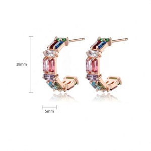 Pendientes Geométricos Vintage de Aleación de Cobre Chapados en Oro con Circonitas de Colores Variados para Mujer - Product Image 6