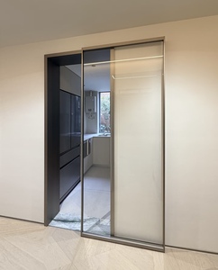 <span class=keywords><strong>Porte</strong></span> <span class=keywords><strong>coulissante</strong></span> <span class=keywords><strong>suspendue</strong></span> moderne et minimaliste <span class=keywords><strong>en</strong></span> alliage d'aluminium avec rail dissimulé et isolation acoustique pour salon - Product Image 2
