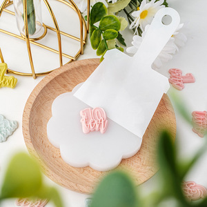 Kit de moules magiques pour fondant, 3 pièces, facile à utiliser, <span class=keywords><strong>mini</strong></span> tapis en silicone, grattoir en acrylique, outils de bricolage pour débutants - Product Image 4