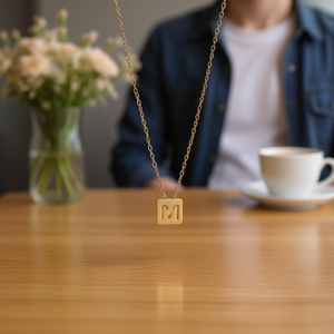 Collier avec pendentif lettre M en acier inoxydable plaqué or, bijoux de mode unisexe - Product Image 3