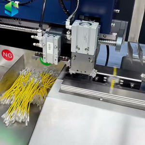 Équipement automatique de terminaison de fils avec capacité d'insertion d'inserts à double extrémité - Product Image 2