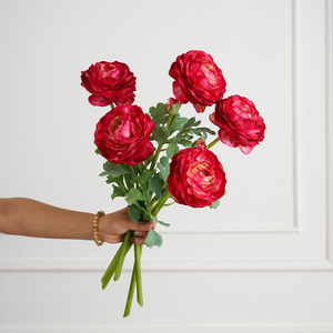 Fleurs artificielles en soie de ranunculus, faites à la main, pour la décoration intérieure et les accessoires de mariage - Product Image 2