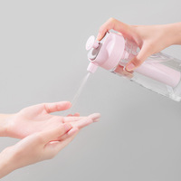 Bouteille de vélo multifonctionnelle de style coréen pour adultes, grande capacité 750 ml, en PP, avec sangle de transport et pulvérisateur à pression, pour activités de plein air