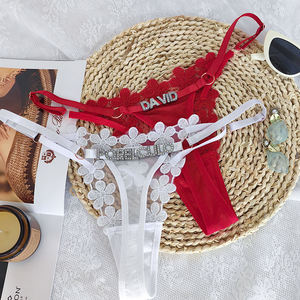 Sous-vêtements Tangas en dentelle sexy personnalisés avec nom et lettre 2024, culottes à fleurs brodées avec lettre en strass - Product Image 1