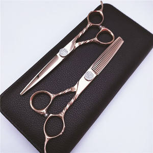 กรรไกรตัดผม Ft ขนาด 6.0 นิ้ว 440C สแตนเลสสตีล สำหรับมือขวา ระดับมืออาชีพ สำหรับร้านเสริมสวย อุปกรณ์ตัดผม - Product Image 3