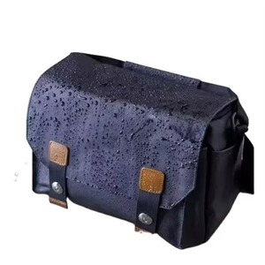 Sac à dos pour appareil photo en polyester durable, portable, imperméable, écologique, pour voyages et randonnées, compatible avec les appareils photo reflex numériques, fabriqué en usine BSCI. - Product Image 1