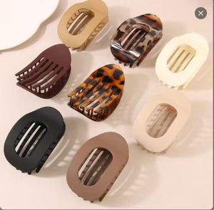 กิ๊บติดผมทรงวงรีแบบโปร่ง สีไล่ระดับแบบมินิมอล แข็งแรง ทนทาน ทำจากพลาสติก PC สำหรับผู้หญิง ใช้ได้ทุกวันและงานปาร์ตี้ - Product Image 1