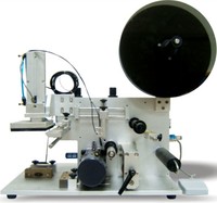 Machine d'étiquetage de table semi-automatique pour boîtes carrées, bocaux et bouteilles