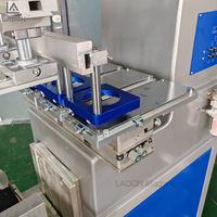Máquina de impresión de almohadilla Servo de alta velocidad Tampon Impresora de almohadilla automática semiautomática de 4 colores para copa de vino Tapa de botella de perfume Cono de taza