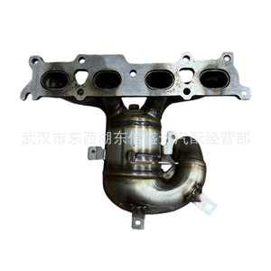 ท่อร่วมไอเสียพร้อมแคตตาไลติกคอนเวอร์เตอร์ Peugeot Citroen รุ่น 9801431580 สำหรับ C5 508 เครื่องยนต์ดีเซล 2.3  อะไหล่ทดแทน - Product Image 1