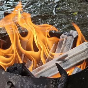 Palitos de carbón para barbacoa Binchotan Premium de grado fino japonés patrón de bulto de eucalipto blanco y roble - Product Image 1