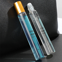 Rouleau de parfum rond rechargeable de 10ml sur bouteille en verre Bouteille de rouleau de parfum d'huile de massage avec boule d'acier Capuchon en métal doré Sérigraphie