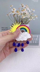 アクリルクリエイティブ虹雲滴ブローチ漫画女性人格チャームブローチピン - Product Image 6
