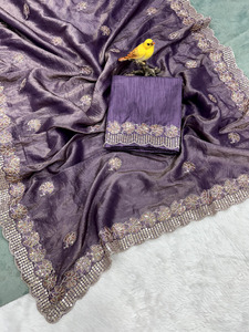 Belle séquence de créateur et broderie en fil malti avec Saree à bordure coupée disponible au prix de gros - Product Image 5