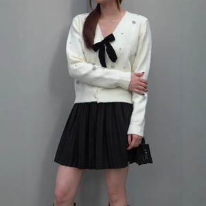 <span class=keywords><strong>V</strong></span>êtements féminins transfrontaliers pour le commerce extérieur : Cardigan à col en <span class=keywords><strong>V</strong></span>, <span class=keywords><strong>pull</strong></span> en maille à nouer avec nœud floral, doublure en laine, vente en gros - Product Image 3