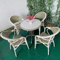 Chaise de salle à manger d'extérieur en rotin tressé à la main avec structure métallique pour jardins, cours, cafés, salons de thé, ensemble table et chaises de loisirs