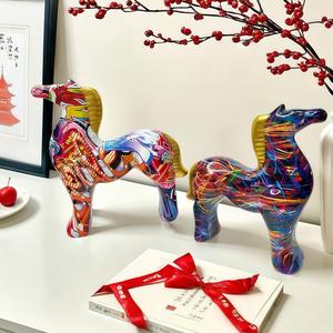 Figura Abstracta de Caballo en Resina Epoxi, Estatua Decorativa para Mueble de TV, Arte Folclórico para Sala de Estar, Decoración de Escritorio, Año del Caballo - Product Image 1