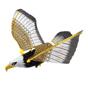 Jouet aigle volant avec yeux lumineux et son, alimenté par piles, pour enfants et jeunes - Product Image 5
