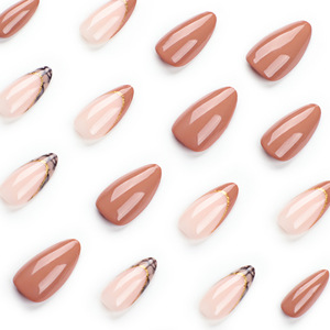 <span class=keywords><strong>Faux</strong></span> <span class=keywords><strong>ongles</strong></span> courts imprimés d'amande avec couronne de colle strass décoration conception presse sur les <span class=keywords><strong>ongles</strong></span> conseils de manucure - Product Image 3