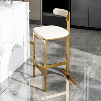 Tabouret de bar de luxe avec cadre doré, siège et dossier rembourrés en similicuir crème, chaise de comptoir de cuisine pour la maison et l'hôtel
