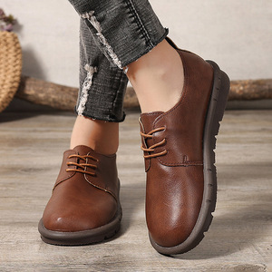 รองเท้าส้นเตี้ยผู้หญิงแบบนุ่มรุ่นใหม่ล่าสุด ไซส์ใหญ่ สไตล์เรโทร ผูกเชือกด้านหลัง รองเท้าหนังลำลองแบบสวม - Product Image 1