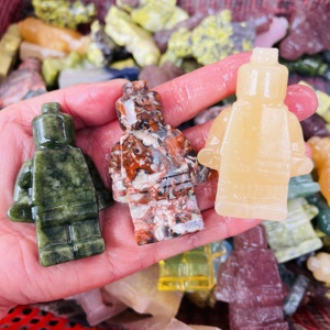 Robot <span class=keywords><strong>Lego</strong></span> en quartz sculpté à la main en pierres précieuses naturelles mélangées pour cadeaux et décoration - Vente en gros - Product Image 2