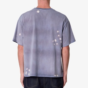 T-shirt Homme Violet Effet Délavé et Salissures, Coupe Oversize, Manches Courtes, Style Streetwear, Personnalisable OEM - Product Image 3
