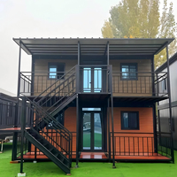 Maison préfabriquée de 20 pieds 30 pieds 40 pieds, petite maison avec 2 chambres à coucher, 1 salle de bain et balcon triangulaire sur le toit de la cuisine portable