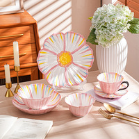 Service de table en porcelaine rose à fleurs, vaisselle de cuisine de luxe peinte à la main en vert, assiettes et bols en céramique, ensembles de vaisselle élégants
