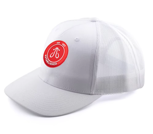 Gorra Trucker de Malla Blanca con Logotipo Bordado en Rojo en el Panel Frontal, Cierre Trasero Ajustable, Unisex, Estilo Casual, Tipo Béisbol - Product Image 4