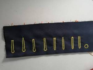 Machine à coudre industrielle électronique à entraînement direct QS-9820-01 pour œillets ronds et boutonnières sur jeans - Product Image 5