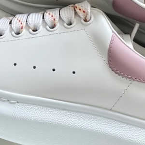 Chaussures décontractées blanches tendance de style américain, en cuir véritable, avec semelles épaisses respirantes, idéales pour la marche. - Product Image 2