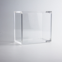 Boîte de présentation de jouets en acrylique transparent, présentoir Tcg résistant aux Uv, boîte de protection Tcg Etb à aimant puissant