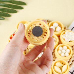 Mini autocollant décoratif en forme de nourriture simulée : Miniature de pain vapeur, Aimant de réfrigérateur, <span class=keywords><strong>Jouet</strong></span> alimentaire miniature, Xiaolongbao, Autocollant de message - Product Image 3
