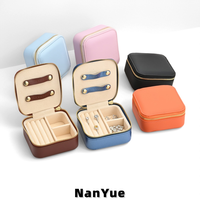 Boîte à bijoux carrée multifonctionnelle en cuir PU avec fermeture éclair, mini boîte de rangement portable pour bagues, boucles d'oreilles, colliers, personnalisable avec logo