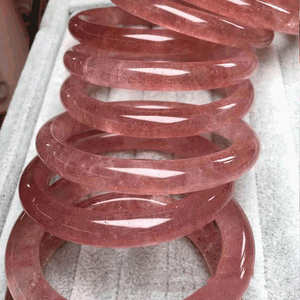 Good Luck Natural Gem Stone Strawberry Pink Jade Bangle braccialetti in cristallo di <span class=keywords><strong>quarzo</strong></span> <span class=keywords><strong>rosa</strong></span> per le donne - Product Image 1