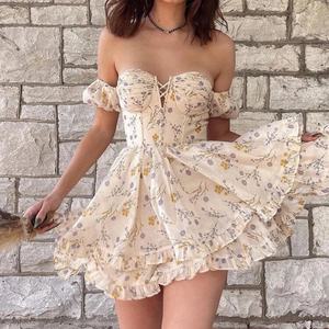Robe mini évasée à imprimé floral pour femme, dos nu, épaules dénudées, décontractée, sexy, froncée, en dentelle, mignonne, pour l'été - Product Image 3