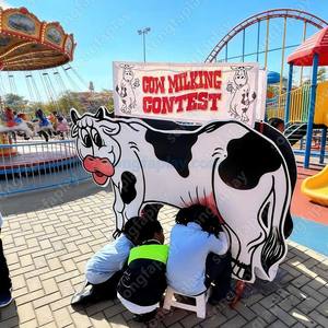 Juego de Competición de Ordeño de Vacas de PVC, Interactivo, Doble Carrera, para Eventos al Aire Libre, Carnavales <span class=keywords><strong>Públicos</strong></span>, Fiestas y Parques Infantiles - Product Image 4