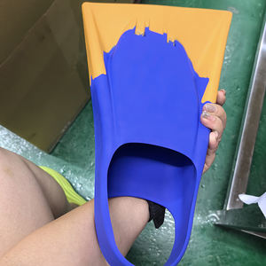 Aletas de Natación de Silicona Cómodas con Bolsa de Malla para Hombres y Mujeres, Diseño de Pala Corta para Fortalecer las Piernas - Product Image 5